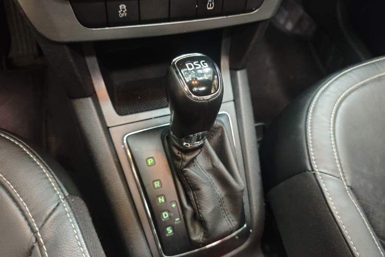 Used Skoda Yeti 2016 1.4TSI DSG Prestige Edition Gear Lever