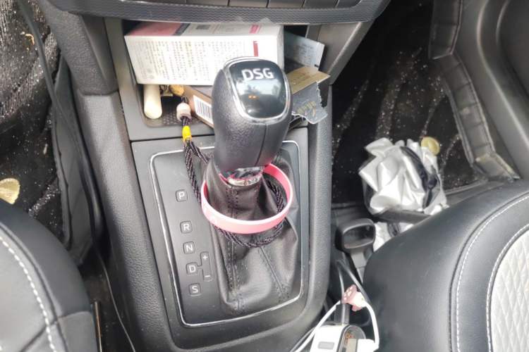 Used Skoda Yeti 2016 1.4TSI DSG Advanced Edition Gear Lever