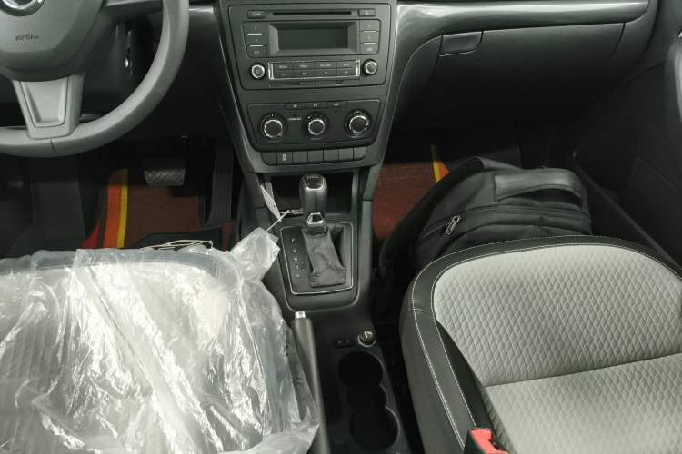 Used Skoda Yeti 2016 1.4TSI DSG Advanced Edition Gear Lever
