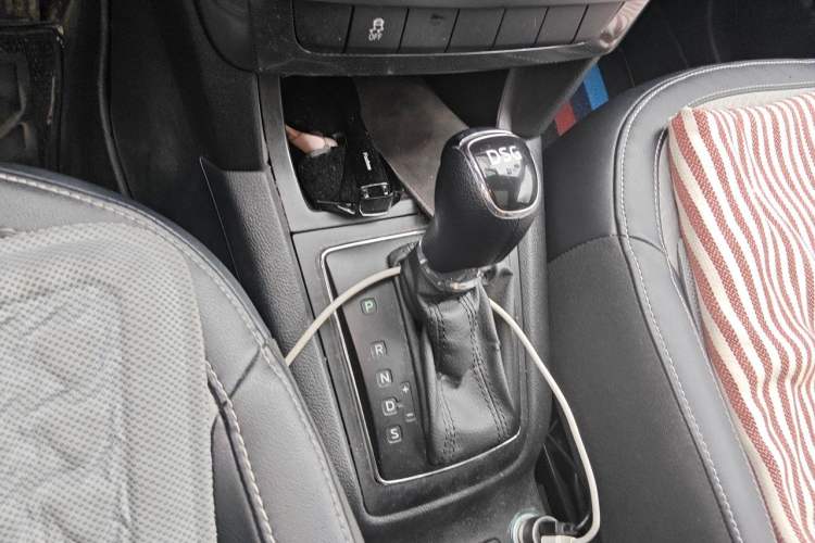 Used Skoda Yeti 2016 1.4TSI DSG Advanced Edition Gear Lever