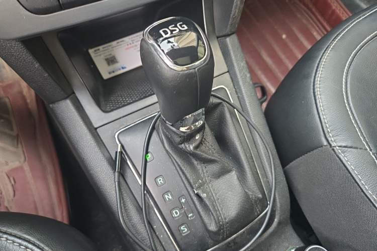 Used Skoda Yeti 2016 1.4TSI DSG Prestige Edition Gear Lever