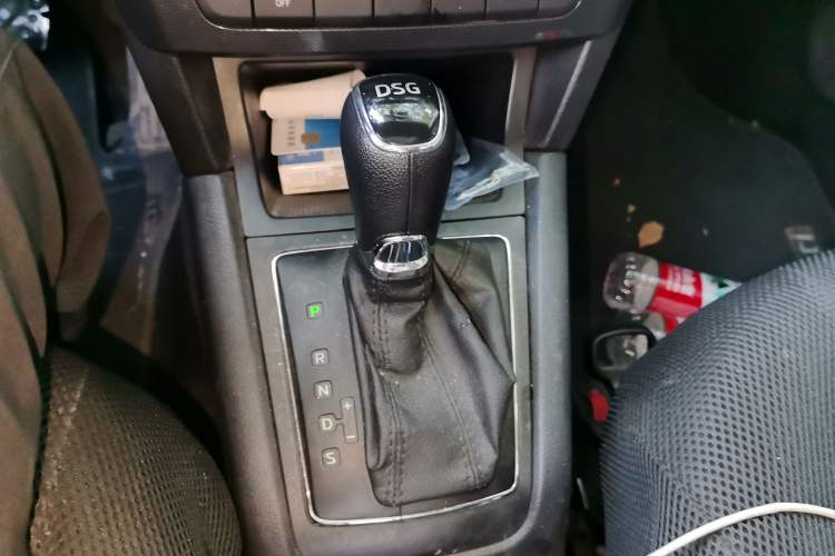 Used Skoda Yeti 2016 1.4TSI DSG Advanced Edition Gear Lever