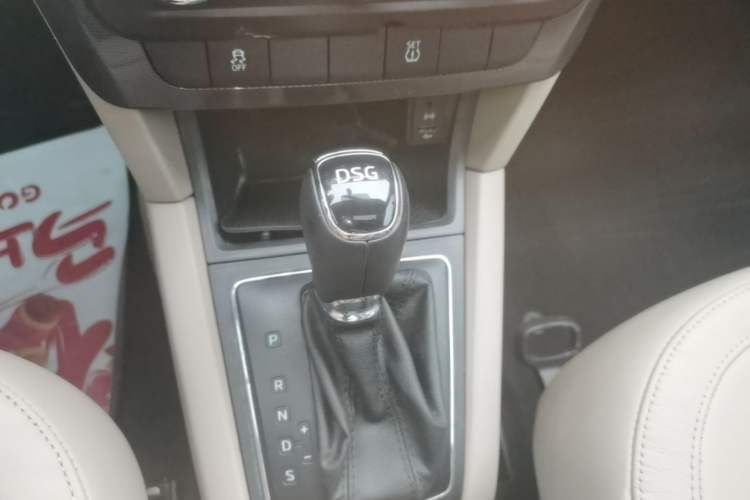 Used Skoda Yeti 2016 1.4TSI DSG Style Edition Gear Lever