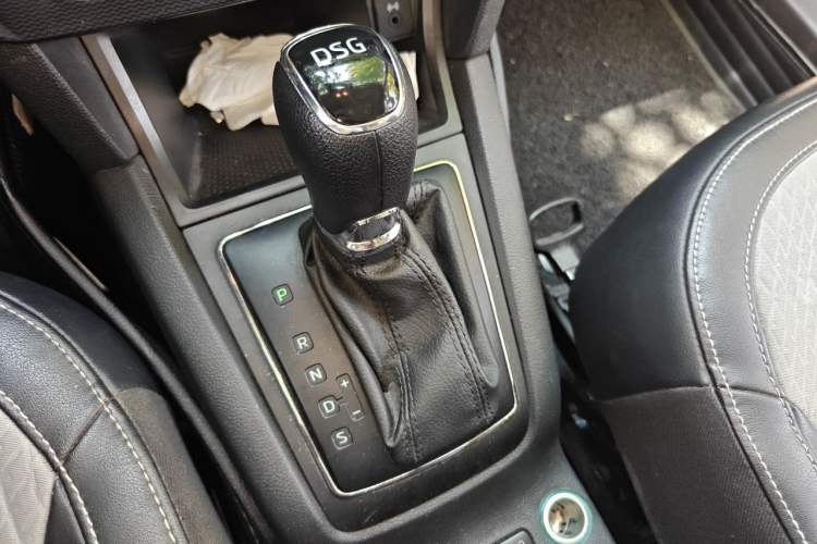 Used Skoda Yeti 2016 1.4TSI DSG Advanced Edition Gear Lever