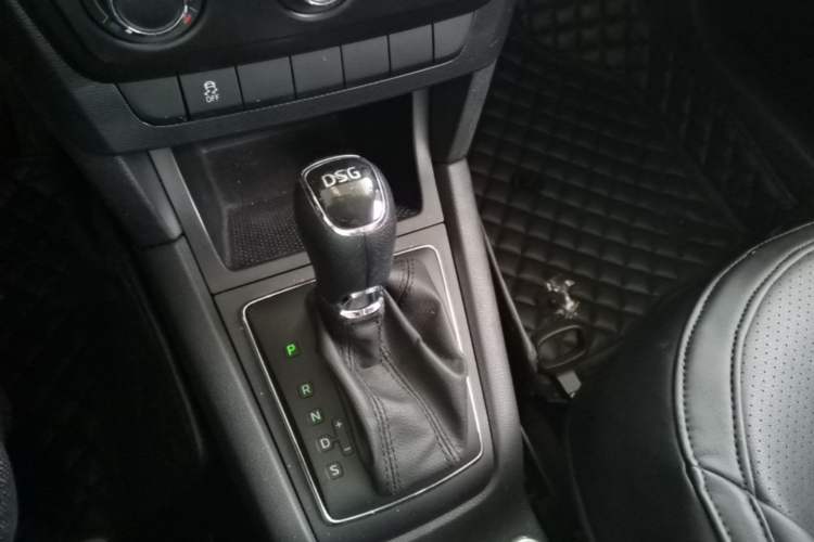 Used Skoda Yeti 2016 1.4TSI DSG Advanced Edition Gear Lever