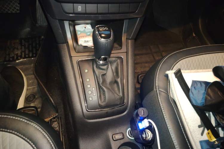 Used Skoda Yeti 2016 1.4TSI DSG Advanced Edition Gear Lever