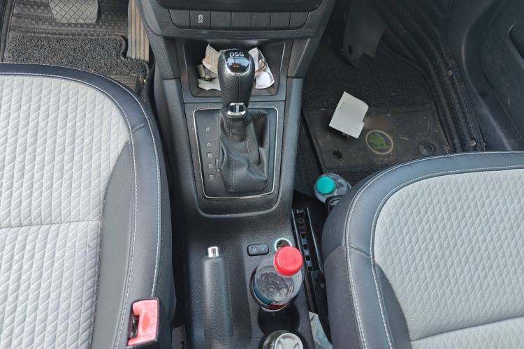 Used Skoda Yeti 2016 1.4TSI DSG Advanced Edition Gear Lever