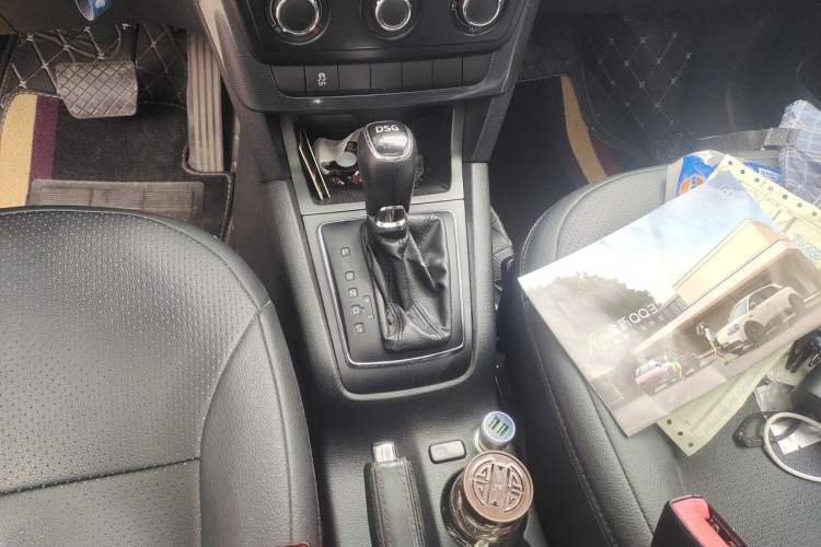 Used Skoda Yeti 2016 1.4TSI DSG Advanced Edition Gear Lever