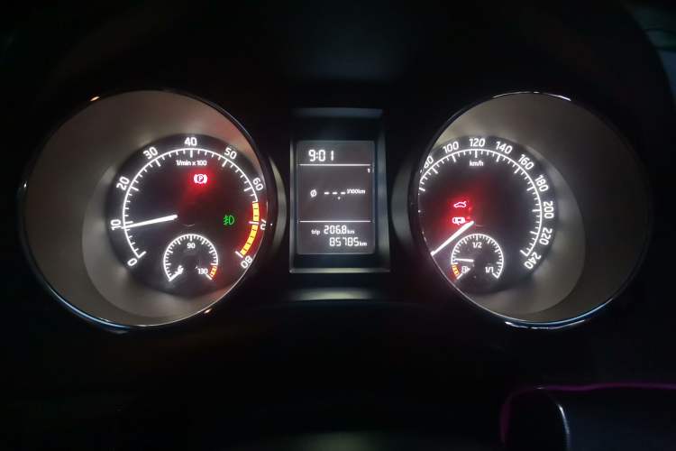 Used Skoda Yeti 2016 1.4TSI Manual Entry-Level Model Instrument Cluster