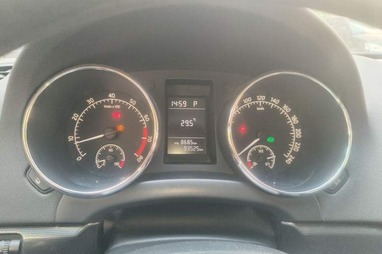 Used Skoda Yeti 2016 1.4TSI DSG Advanced Edition Instrument Cluster