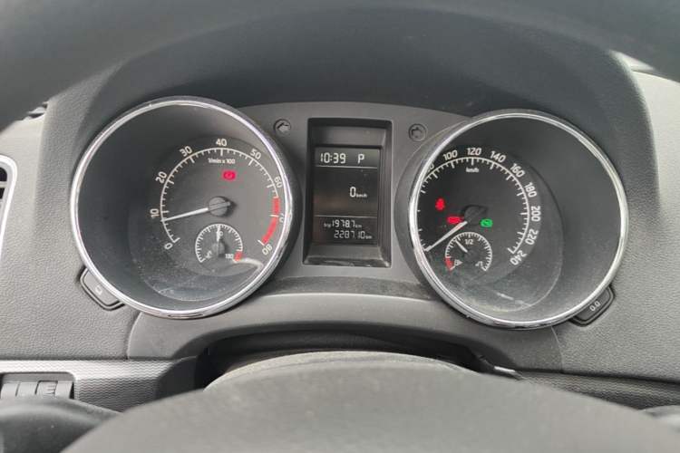 Used Skoda Yeti 2016 1.4TSI DSG Advanced Edition Instrument Cluster