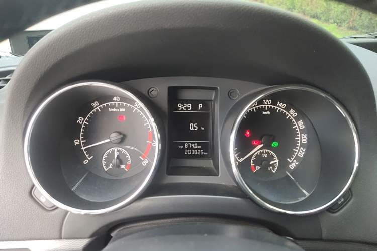 Used Skoda Yeti 2016 1.4TSI DSG Advanced Edition Instrument Cluster