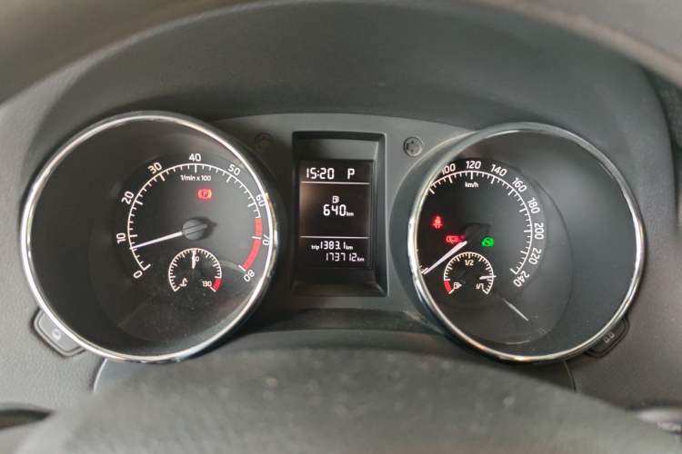 Used Skoda Yeti 2016 1.4TSI DSG Advanced Edition Instrument Cluster