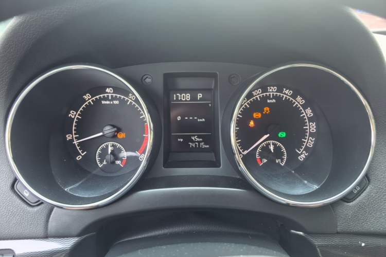 Used Skoda Yeti 2016 1.4TSI DSG Advanced Edition Instrument Cluster