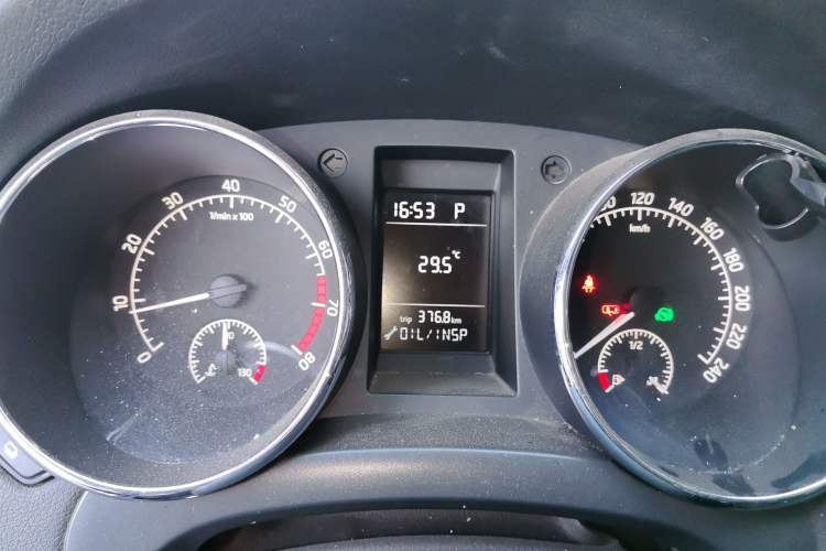 Used Skoda Yeti 2016 1.4TSI DSG Advanced Edition Instrument Cluster