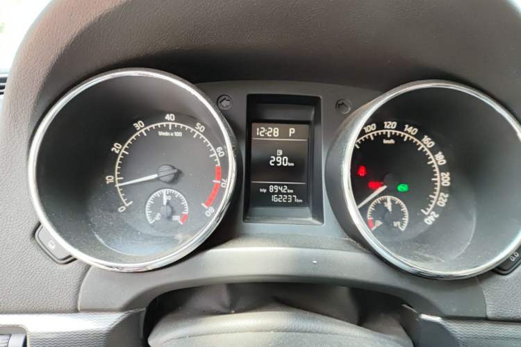 Used Skoda Yeti 2016 1.4TSI DSG Advanced Edition Instrument Cluster