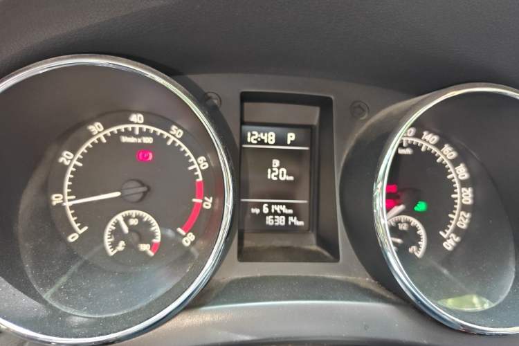 Used Skoda Yeti 2016 1.4TSI DSG Advanced Edition Instrument Cluster