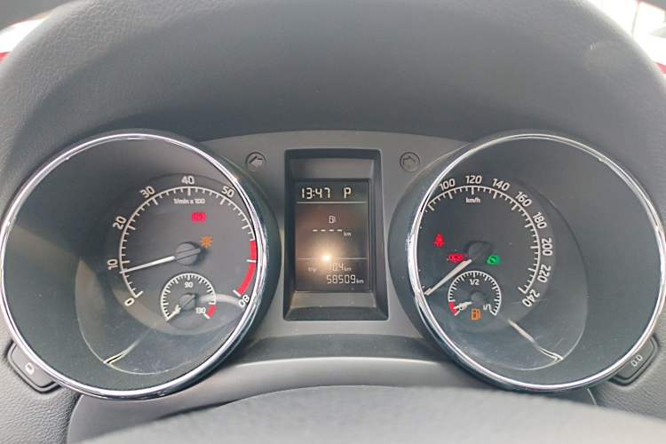 Used Skoda Yeti 2016 1.4TSI DSG Advanced Edition Instrument Cluster