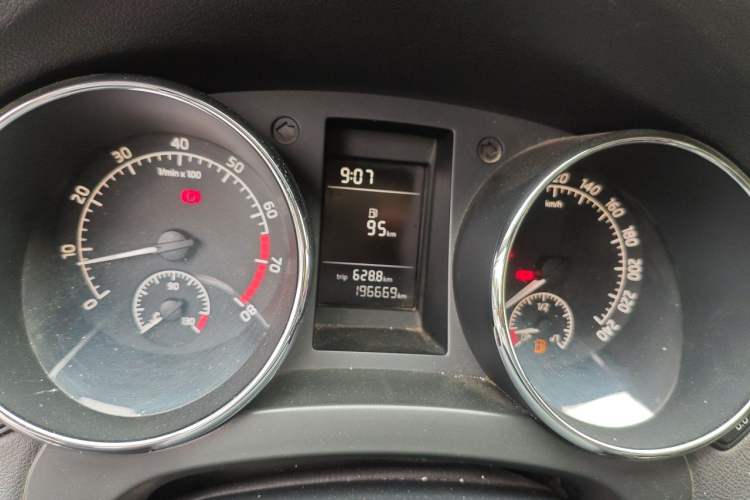 Used Skoda Yeti 2016 1.4TSI Manual Entry-Level Model Instrument Cluster