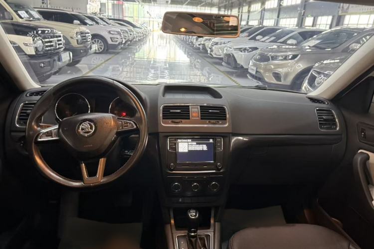 Used Skoda Yeti 2016 1.4TSI DSG Advanced Edition Interior 1