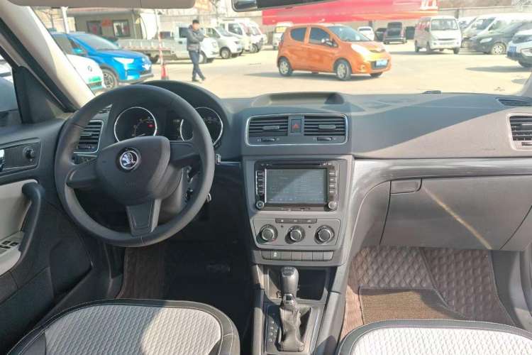 Used Skoda Yeti 2016 1.4TSI DSG Advanced Edition Interior 1