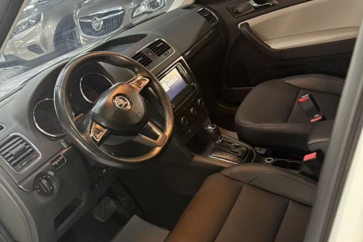 Used Skoda Yeti 2016 1.4TSI DSG Advanced Edition Interior 2