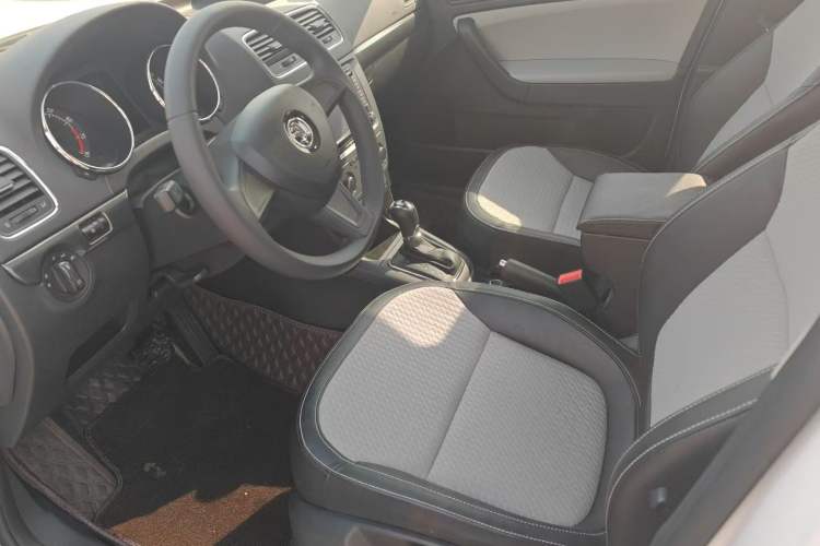 Used Skoda Yeti 2016 1.4TSI DSG Advanced Edition Interior 2