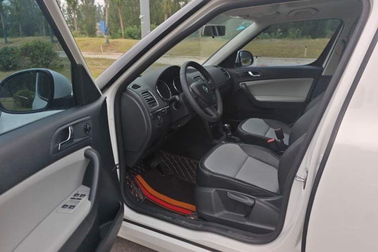 Used Skoda Yeti 2016 1.4TSI DSG Advanced Edition Interior 2