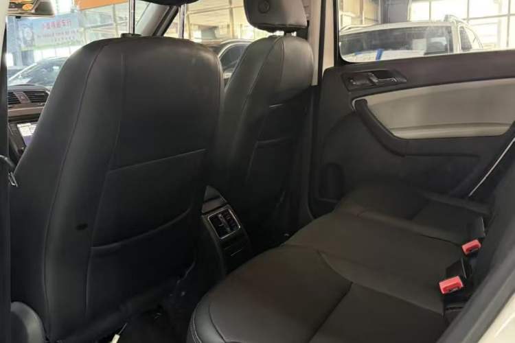 Used Skoda Yeti 2016 1.4TSI DSG Advanced Edition Interior 3