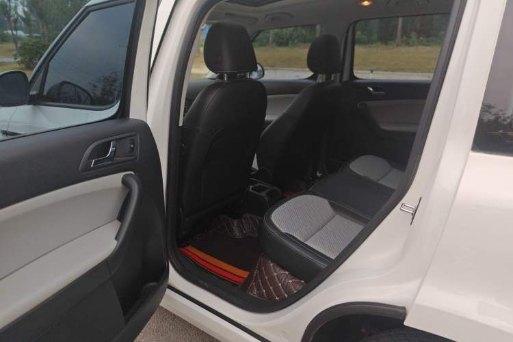 Used Skoda Yeti 2016 1.4TSI DSG Advanced Edition Interior 3