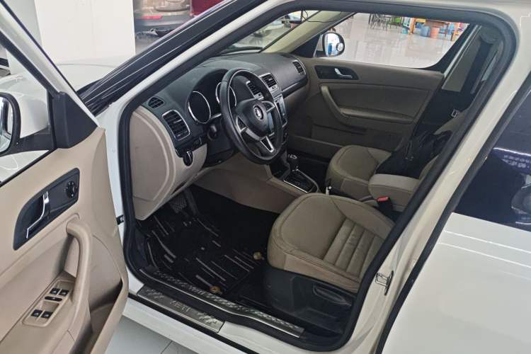 Used Skoda Yeti 2016 1.4TSI DSG Style Edition Interior 3