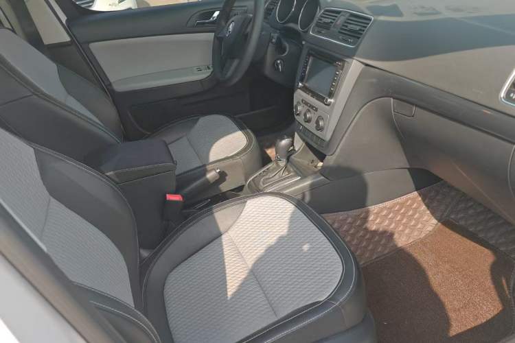 Used Skoda Yeti 2016 1.4TSI DSG Advanced Edition Interior 4