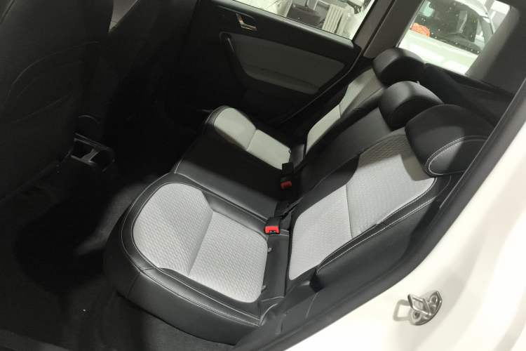 Used Skoda Yeti 2016 1.4TSI DSG Advanced Edition Interior 4