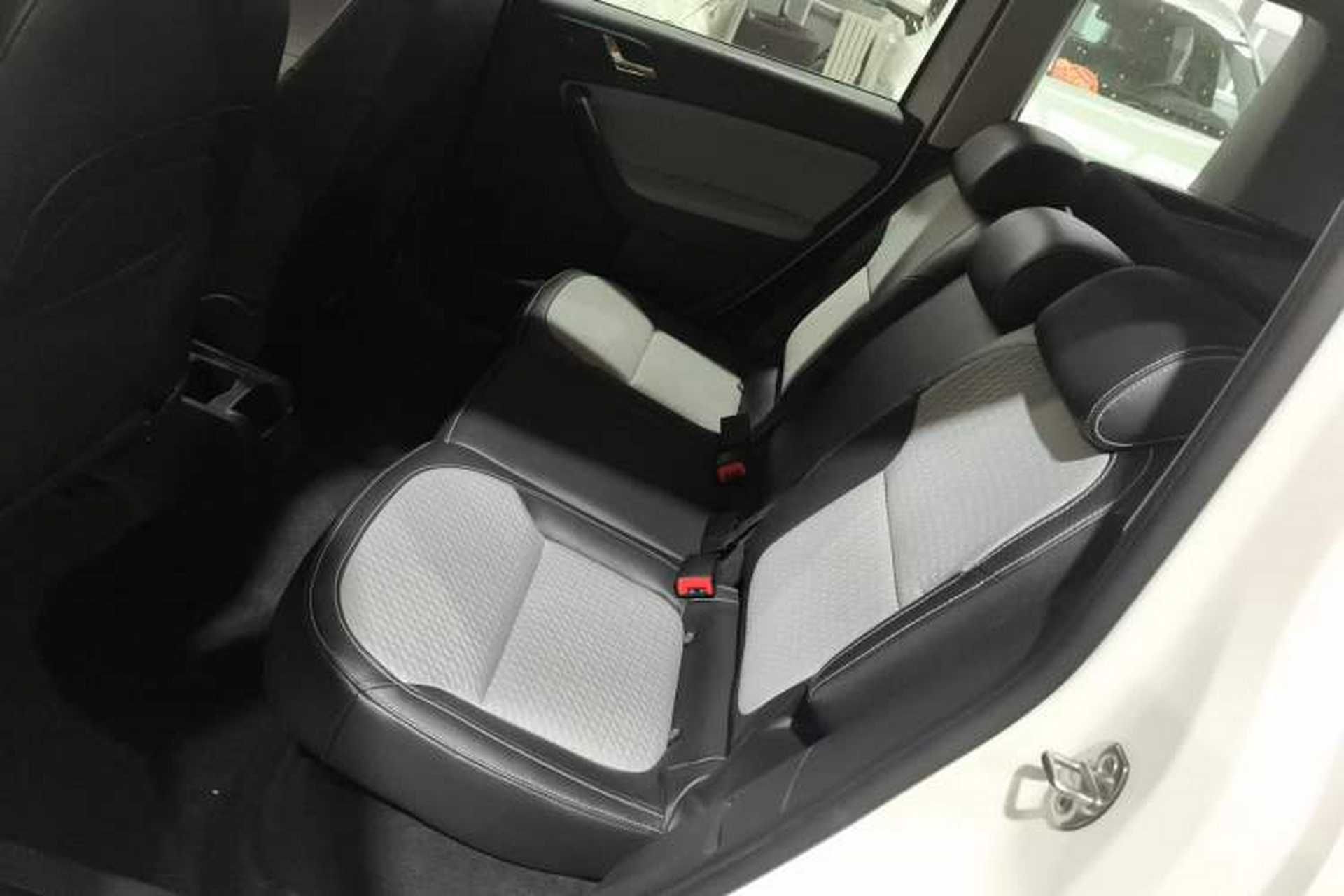 Used Skoda Yeti 2016 1.4TSI DSG Advanced Edition Interior 4