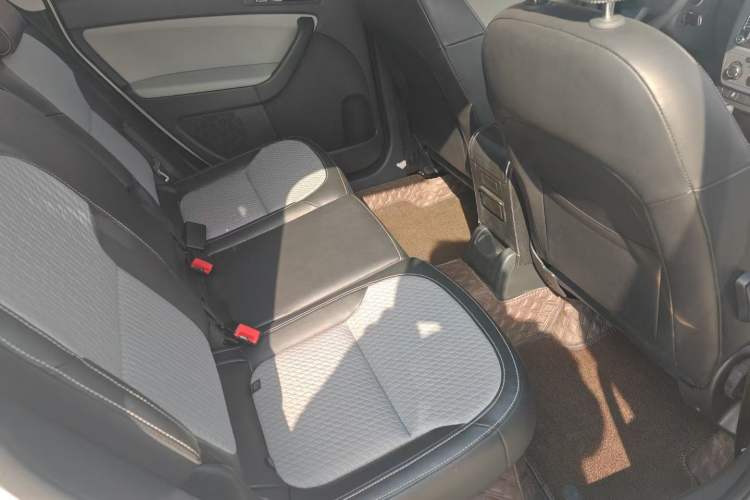 Used Skoda Yeti 2016 1.4TSI DSG Advanced Edition Interior 5
