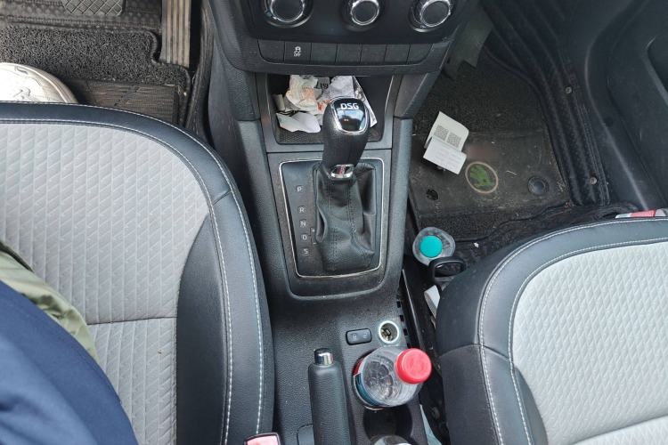Used Skoda Yeti 2016 1.4TSI DSG Advanced Edition Interior 5