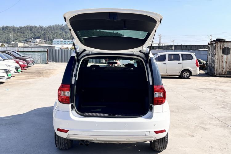 Used Skoda Yeti 2016 1.4TSI DSG Advanced Edition Interior 6