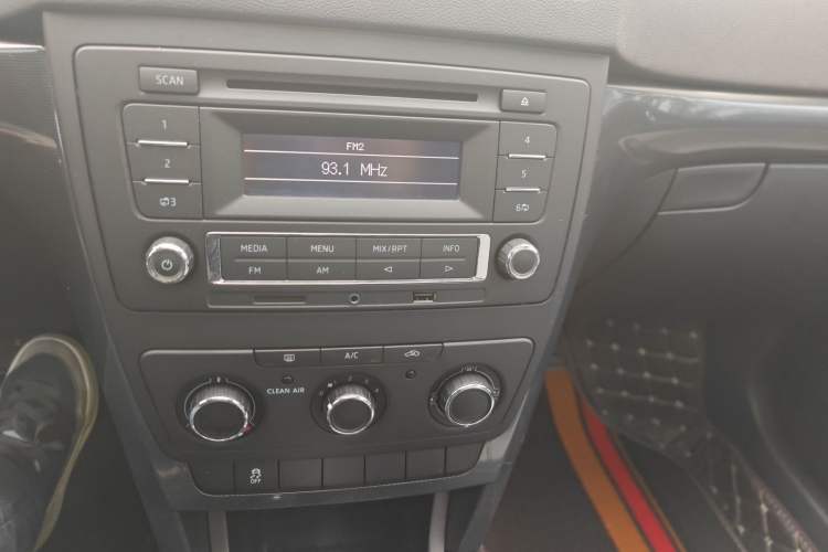 Used Skoda Yeti 2016 1.4TSI DSG Advanced Edition Interior 7