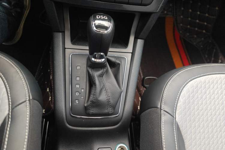 Used Skoda Yeti 2016 1.4TSI DSG Advanced Edition Interior 8