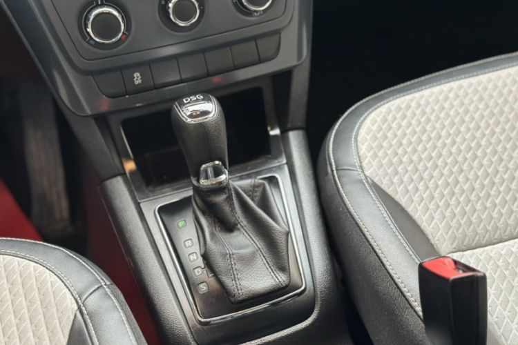 Used Skoda Yeti 2016 1.4TSI DSG Advanced Edition Interior 9