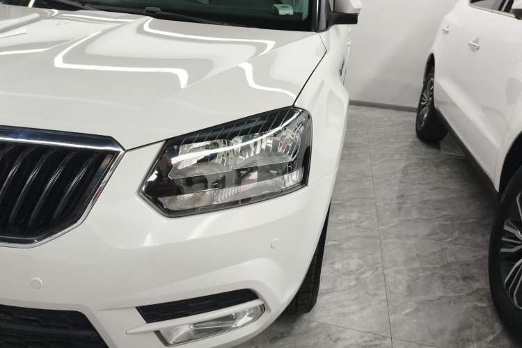Used Skoda Yeti 2016 1.4TSI DSG Advanced Edition Left Front Headlight