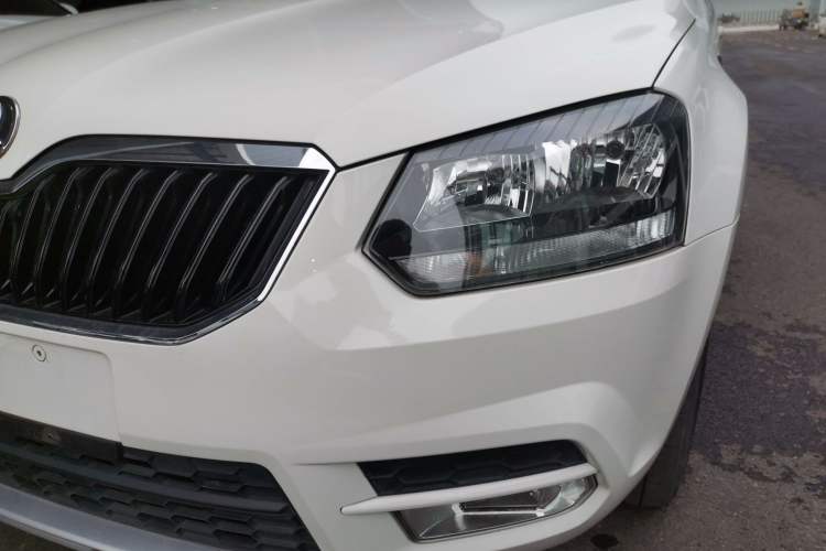 Used Skoda Yeti 2016 1.4TSI DSG Advanced Edition Left Front Headlight