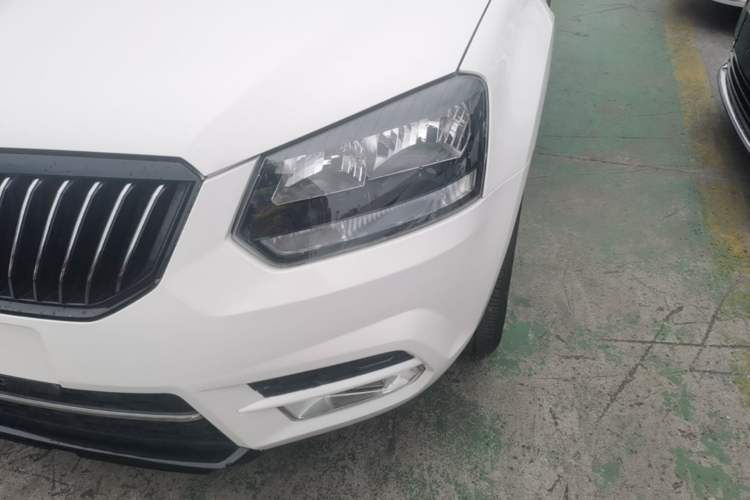 Used Skoda Yeti 2016 1.4TSI DSG Style Edition Left Front Headlight