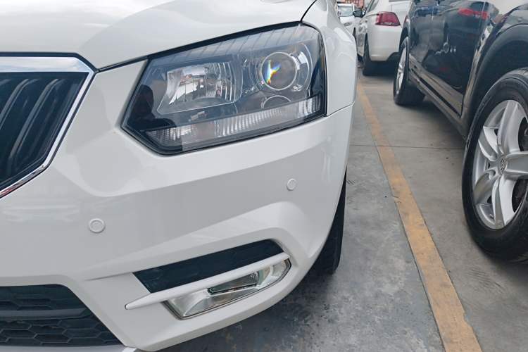 Used Skoda Yeti 2016 1.4TSI DSG Advanced Edition Left Front Headlight