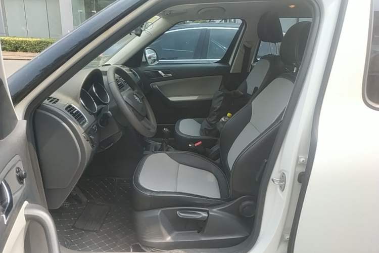 Used Skoda Yeti 2016 1.4TSI Manual Entry-Level Model Left Front Seat