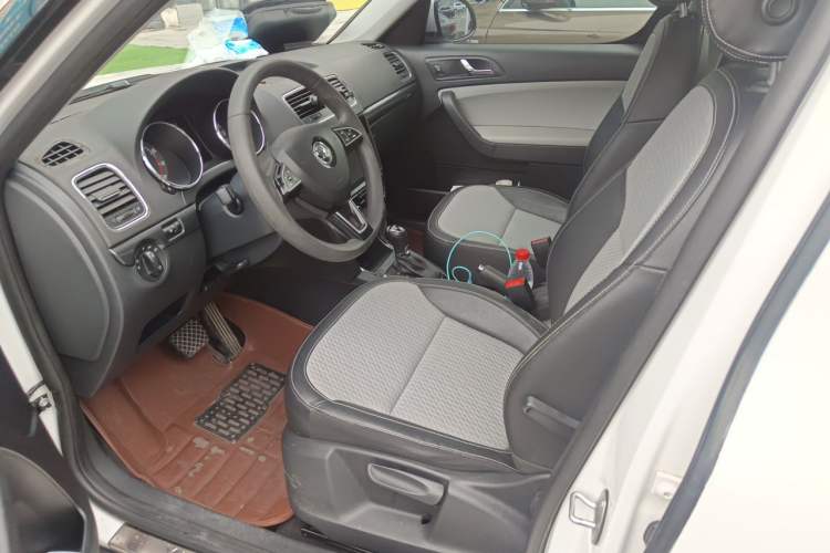 Used Skoda Yeti 2016 1.4TSI DSG Advanced Edition Left Front Seat