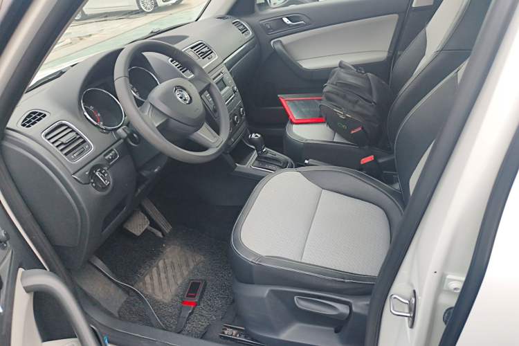 Used Skoda Yeti 2016 1.4TSI DSG Advanced Edition Left Front Seat