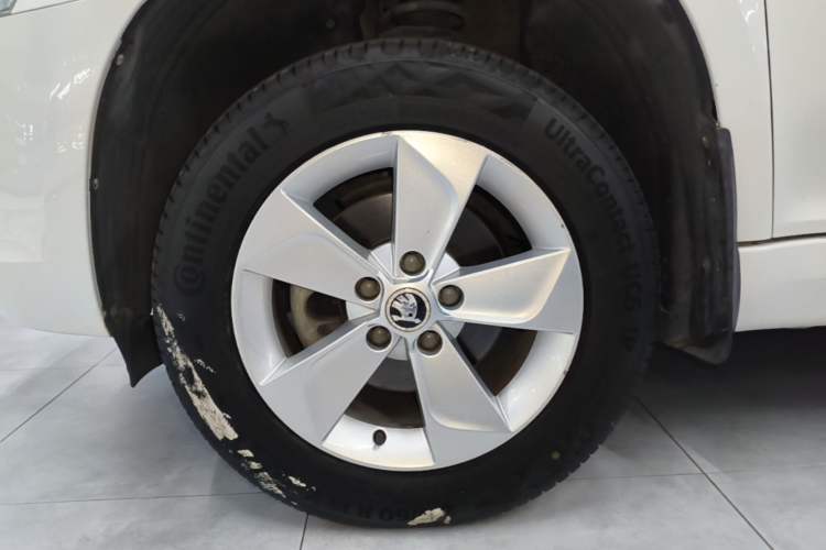 Used Skoda Yeti 2016 1.4TSI DSG Advanced Edition Left Front Wheel Hub