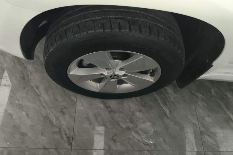Used Skoda Yeti 2016 1.4TSI DSG Advanced Edition Left Front Wheel Hub