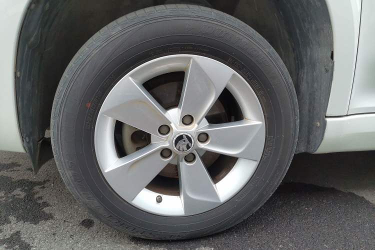 Used Skoda Yeti 2016 1.4TSI DSG Advanced Edition Left Front Wheel Hub